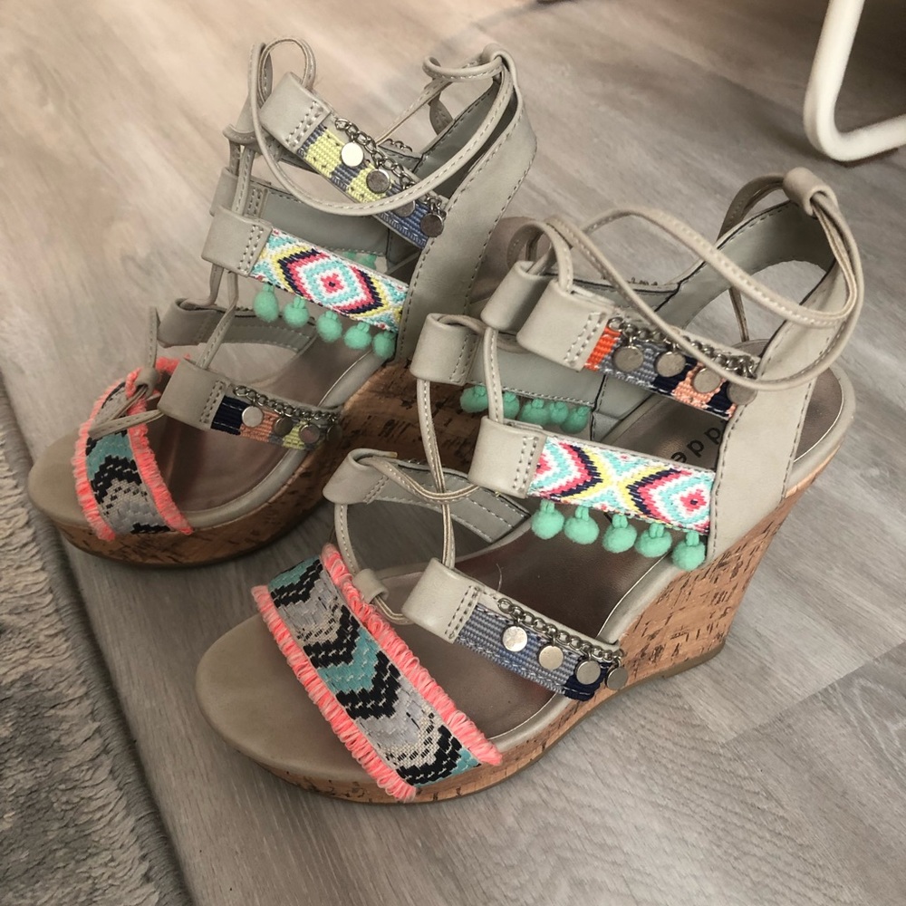 Madden Girl Wedges
